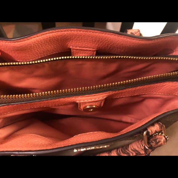 Mini Coach Signature purse. - Picture 3 of 6